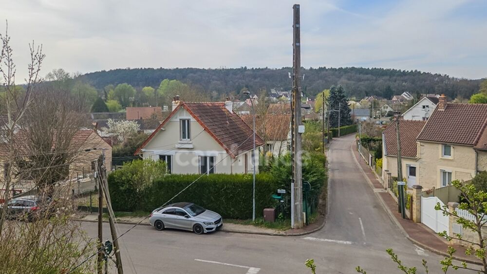 Maison composée de 2 appartements loués 1440 €, jardins, caves et places de parking, à vendre SACLAS (91)