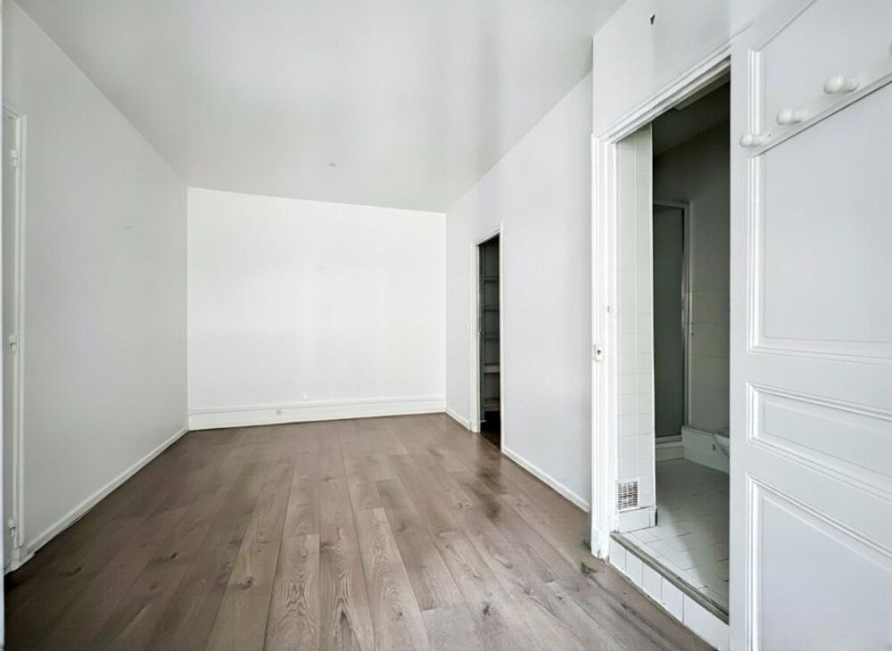 Vente Appartement Buttes-Chaumont / Jourdain - grand 2 pièces calme et lumineux Paris 19