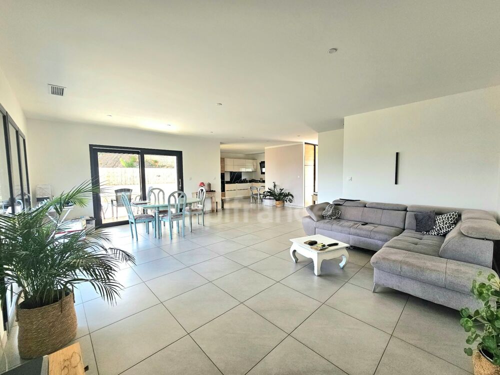 Vente Maison Maison 5 pièces, 120 m² habitables avec vue me, Piscine et grand garage/atelier de 136 m2 à FOLELLI (Haute-Corse) Folelli