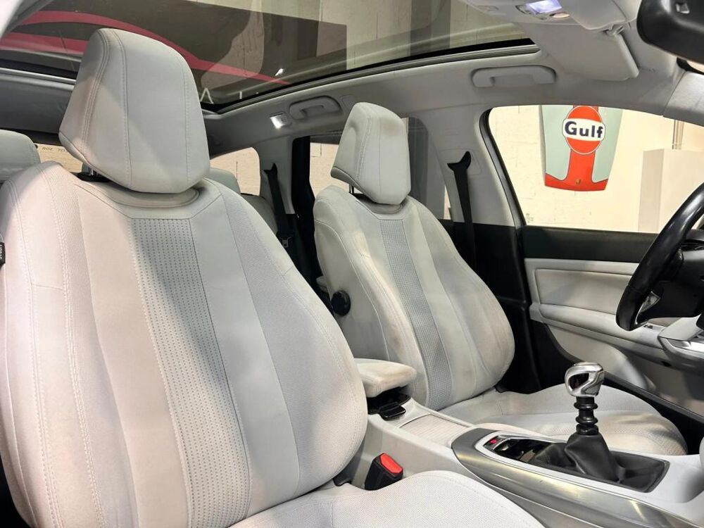 308 Allure 2015 occasion 35520 La Chapelle Des Fougeretz