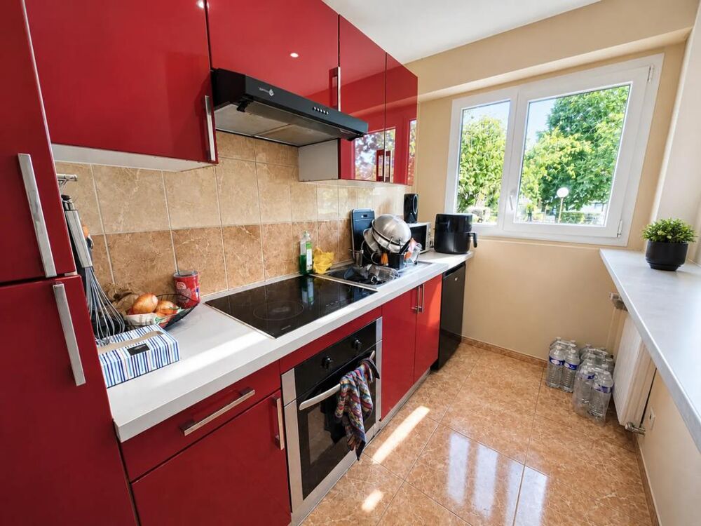 Appartement F4 de 76m2 en rez-de-chaussée dans résidence rénovée