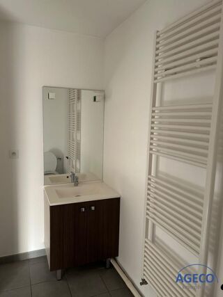  Appartement � vendre 3 pi�ces 77 m�