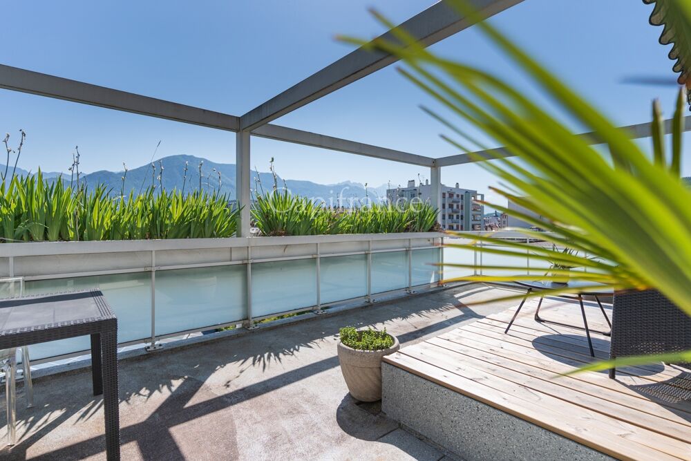 Vente Appartement Rare T5 en attique avec vue dégagée, garage possible, hypercentre ANNECY (74) Annecy