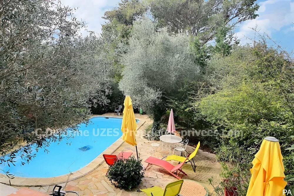 UZES : Viager, 1 tête 85 ans, Villa 8 pièce(s) 211 m2, Piscine, terrain de 1500m2