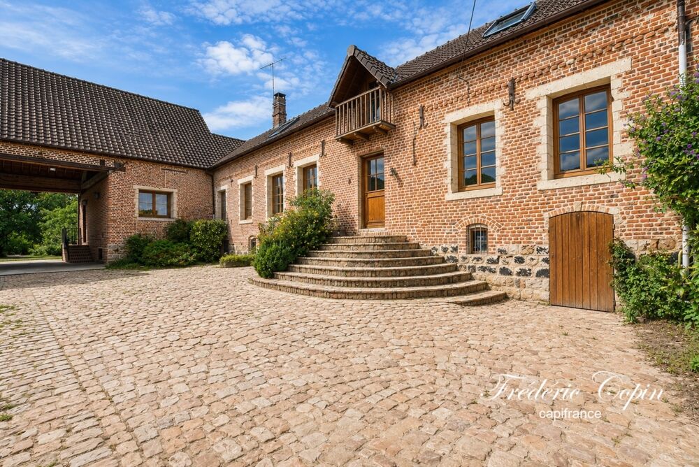 Fermette en cours de rénovation  178 m²  Terrain 1 382 m²  Dépendances et Grange