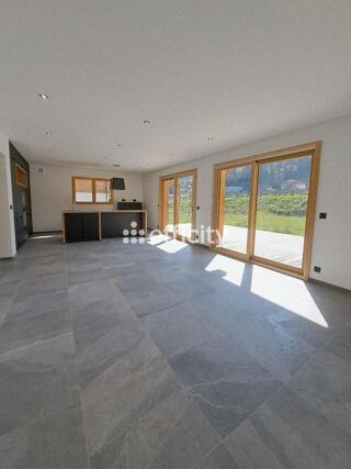  Chalet � vendre 5 pi�ces 137 m�