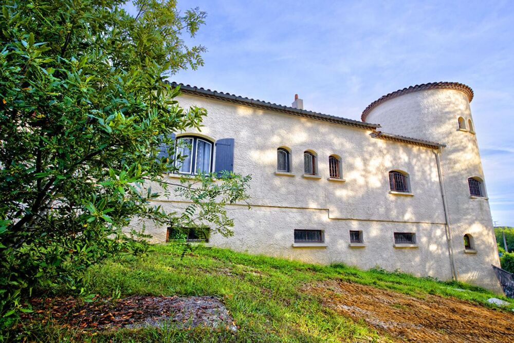 Maison lumineuse de 191 m² - Confort, calme et potentiel à Fargues-Saint-Hilaire