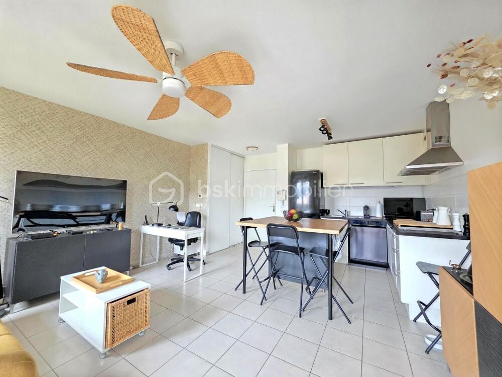 APPARTEMENT 2 pièces avec balcon et parking
