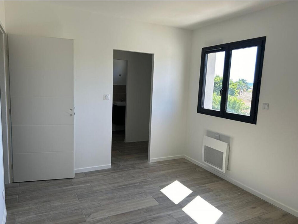 Villa 4 pièces de 96 m² avec garage et piscine sur 355 m² de terrain
