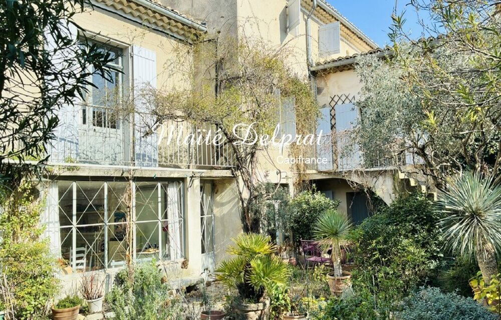 Vente Maison Maison de caractère à vendre à Caromb (84) – Centre-ville – 9 pièces – 260 m² – Jardin paysagé et charme authentique Caromb