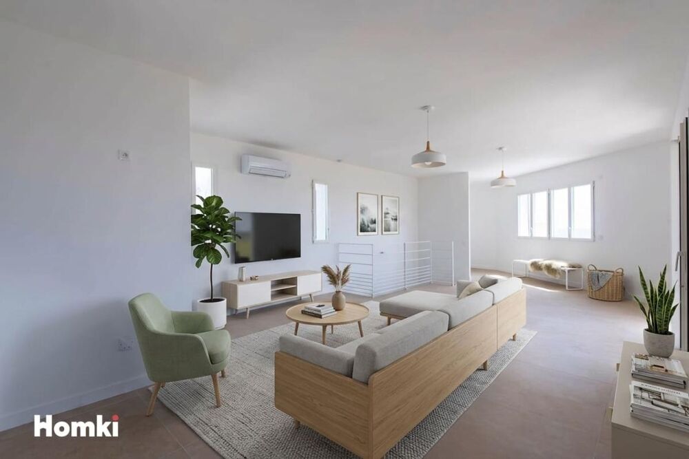 CARRO  Maison mitoyenne dun côté avec terrasse de 19 m² et vue mer panoramique