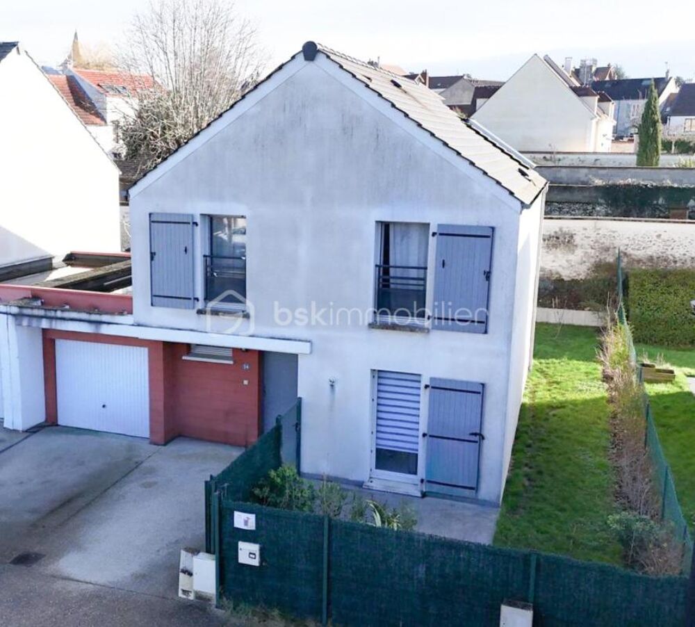 Maison familiale 5 pièces avec garage  Montévrain (Vieux Bourg)