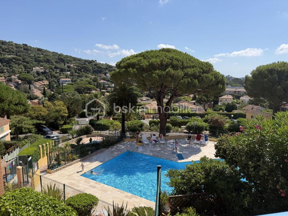 ? Cavalaire-sur-Mer  T2 de 35 m² avec mezzanine en EXCLUSIVITÉ Vue Piscine et aperçu Mer