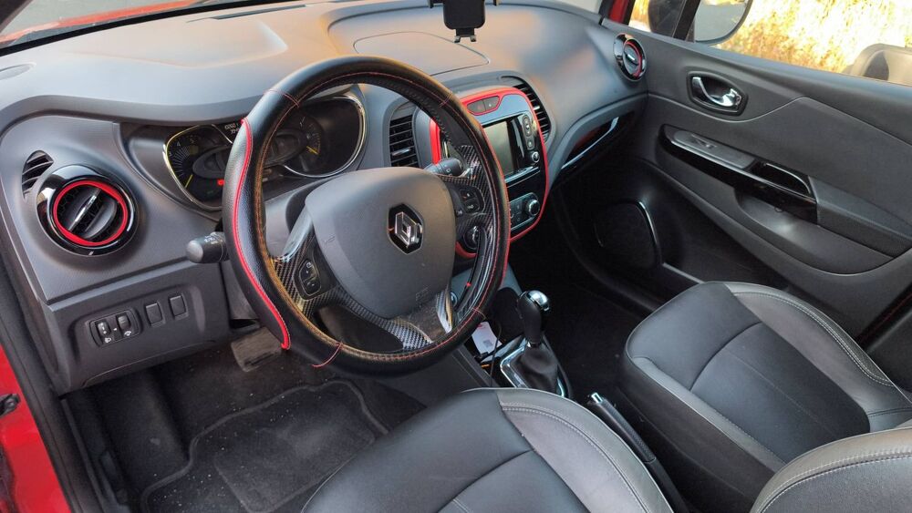 Captur 1.5 dCi 90 EDC6 Helly Hansen 2015 occasion 95000 Cergy