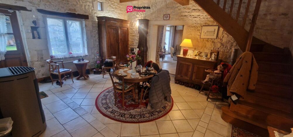 Longère de 155 m² - 6 pièces dont 3 chambres plus dépendances