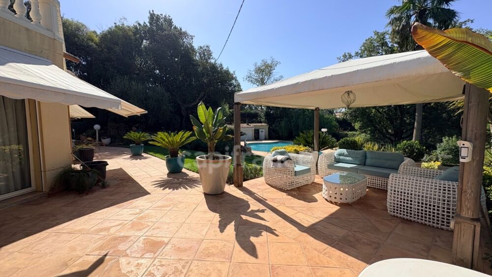 à vendre  Propriété/château Saint-Raphaël (83700)