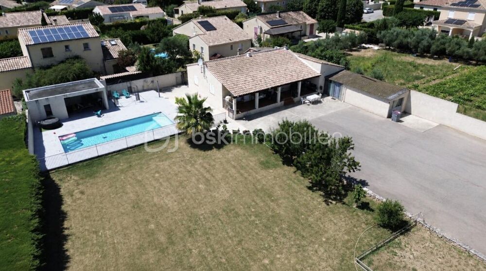 Villa individuelle avec piscine et terrain constructible