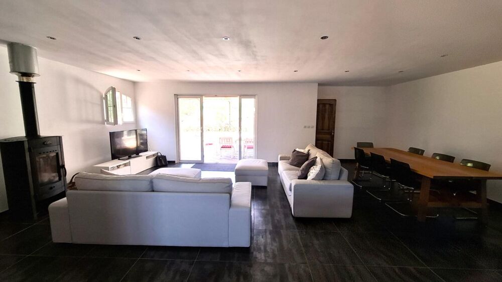 Vente Maison Collobrières  Maison de 146 m²  4 chambres  Terrain de 2 890 m²  Piscine Collobrieres