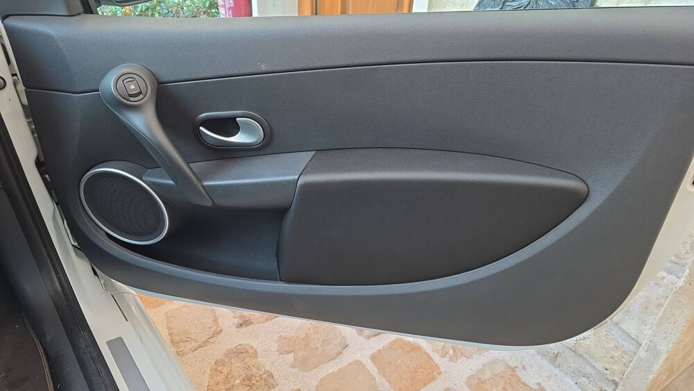 Clio RS 2.0 200 Cup - Entretien constructeur 2012 occasion 95540 Mery Sur Oise