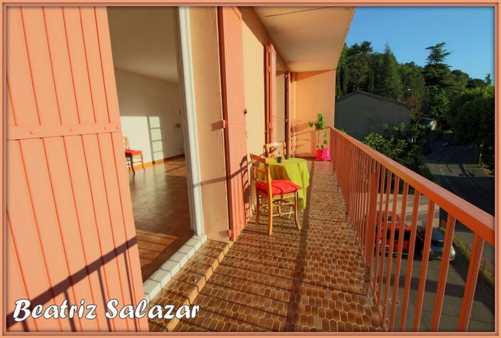 A 3 mn à pied du centre ville de Digne, joli et lumineux T3 de 78 m² avec grand balcon, garage, parking et cave