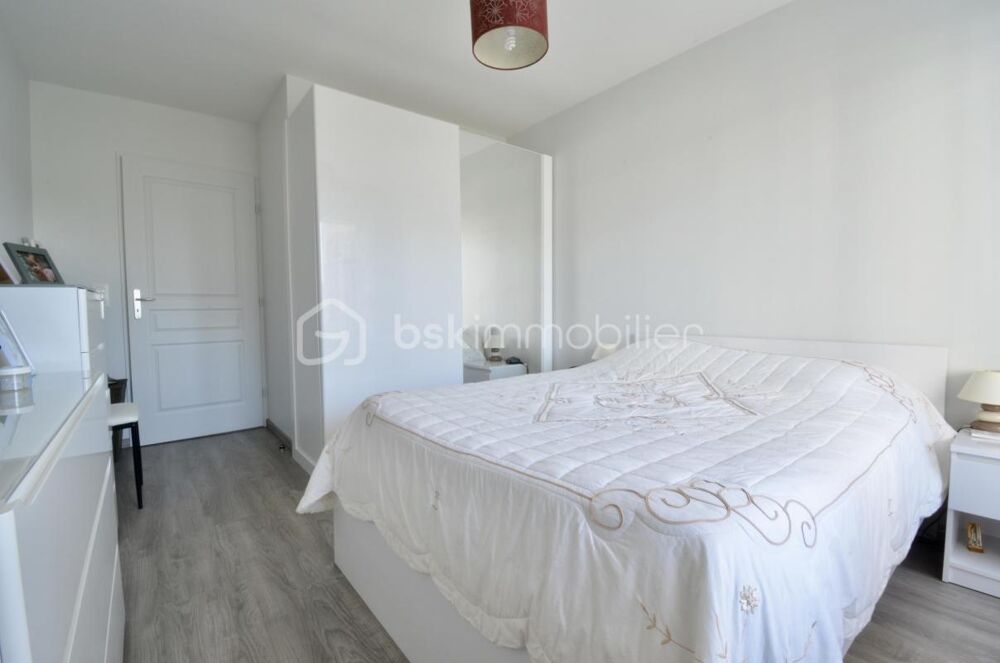 Coup de coeur sur ce bel appartement 2 chambres et 1 bureau