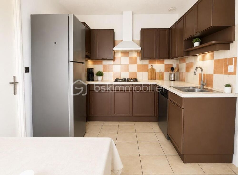 ? Maison de plain-pied  Cholet La Girardière  87 m²  Jardin  Véranda  Garage
