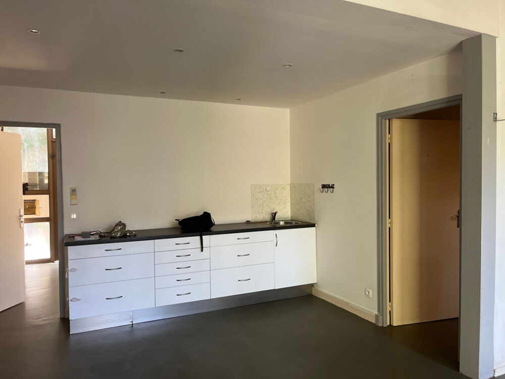Maison d'habitation avec jardin centre-ville SAINTE TERRE