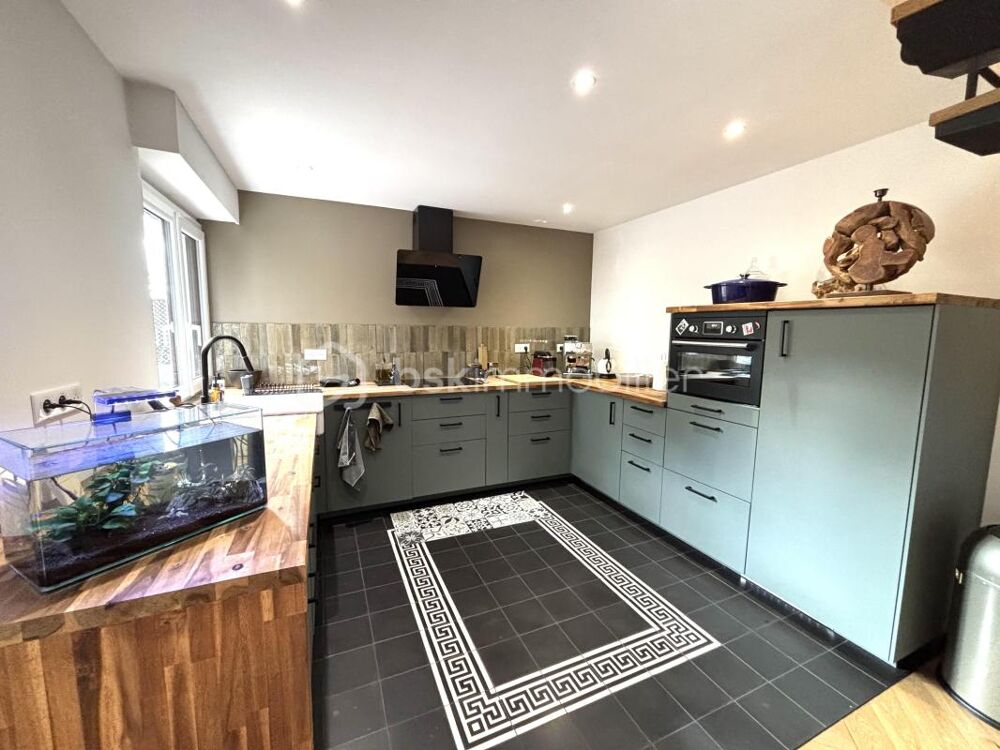 Maison de 98 m²  Terrasse de 40 m² entièrement rénovée  Résidence Le Menhir