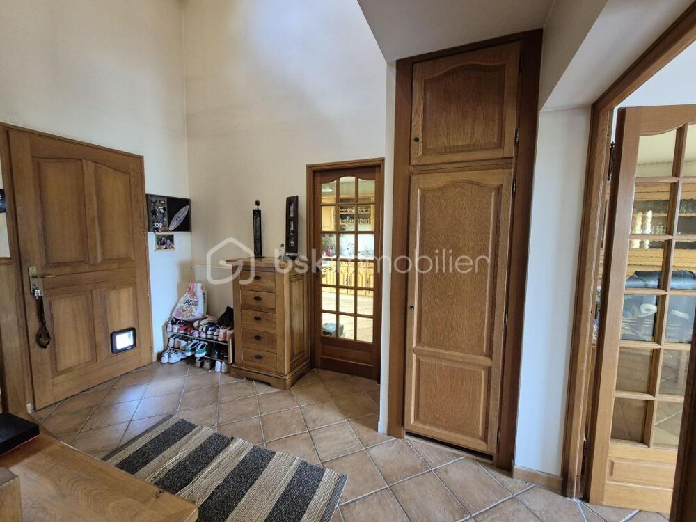 Maison familiale de 138 m2 avec sous-sol total et chambre au rez de chaussée !!