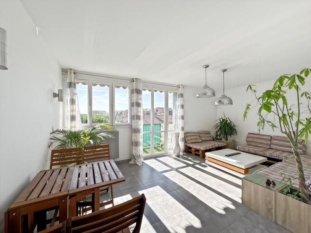 QUARTIER SAINT-AGNE, T4 EN DERNIER ÉTAGE AVEC BALCON SUD-OUEST ET PARKING EXTÉRIEUR, RÉSIDENCE SÉCURISÉE, RÉHABILITATION ÉNERGÉT