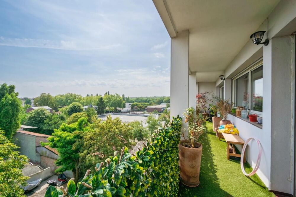 Appartement 5 pièces - Dernier étage - Balcon-terrasse à Garches