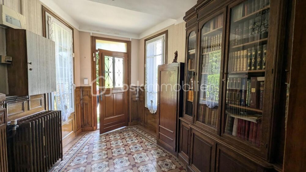 Maison meulière + dépendance