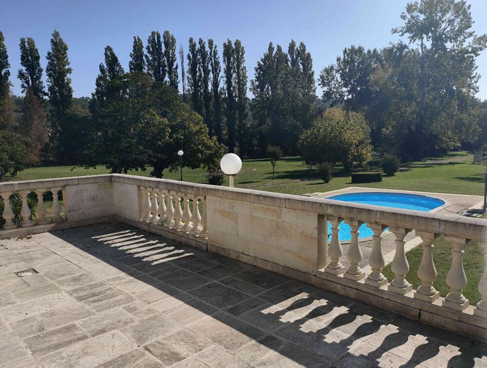 � vendre  Propri�t�/ch�teau Gensac (33890)