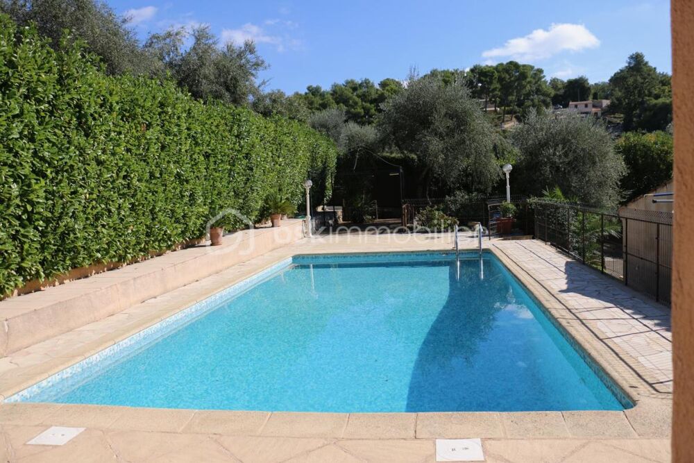 Vente Villa Opio, deux appartements ou maison familiale avec piscine, commodités à pied Opio