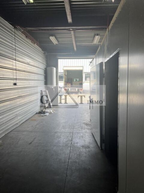 ENTREPOT BUREAUX 140m2 A LOUER CHENNEVIERES SUR MARNE 2200 94430 Chennevieres sur marne