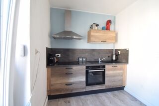  Appartement à louer 4 pièces 99 m²