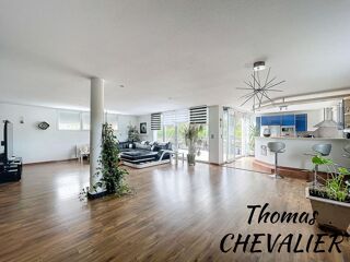  Maison  vendre 8 pices 270 m