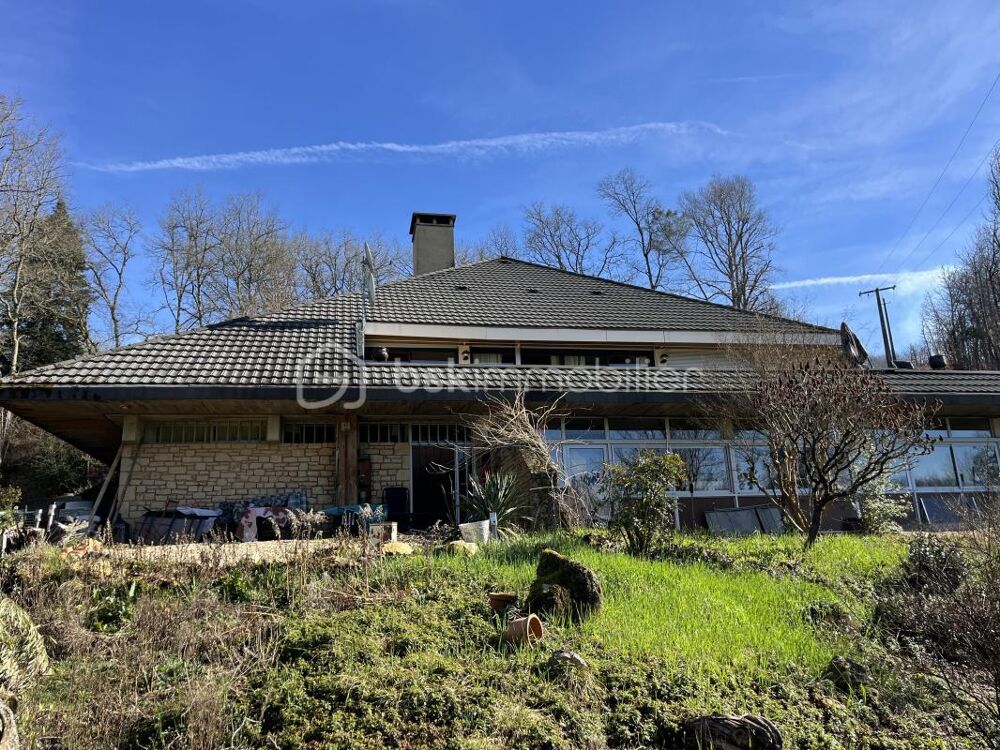 MAISON D'ARCHITECTE SUR LES HAUTEURS DU BUGUE