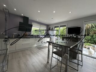  Maison � vendre 9 pi�ces 210 m�