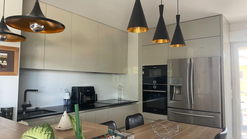 Vente Appartement Appartement T4 Dernier Étage avec Terrasse Plein Ciel 37 m² – Résidence Récente & Vue Dégagée Chateauneuf le rouge