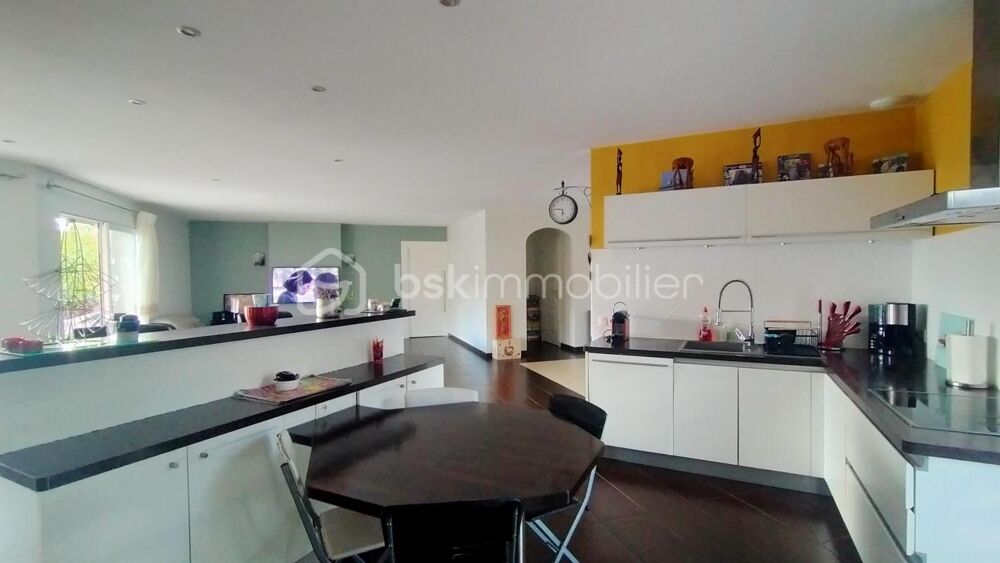 Maison de plain pied 4 chambres piscine
