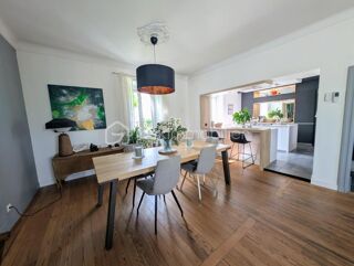  Propriété/château à vendre 7 pièces 198 m²