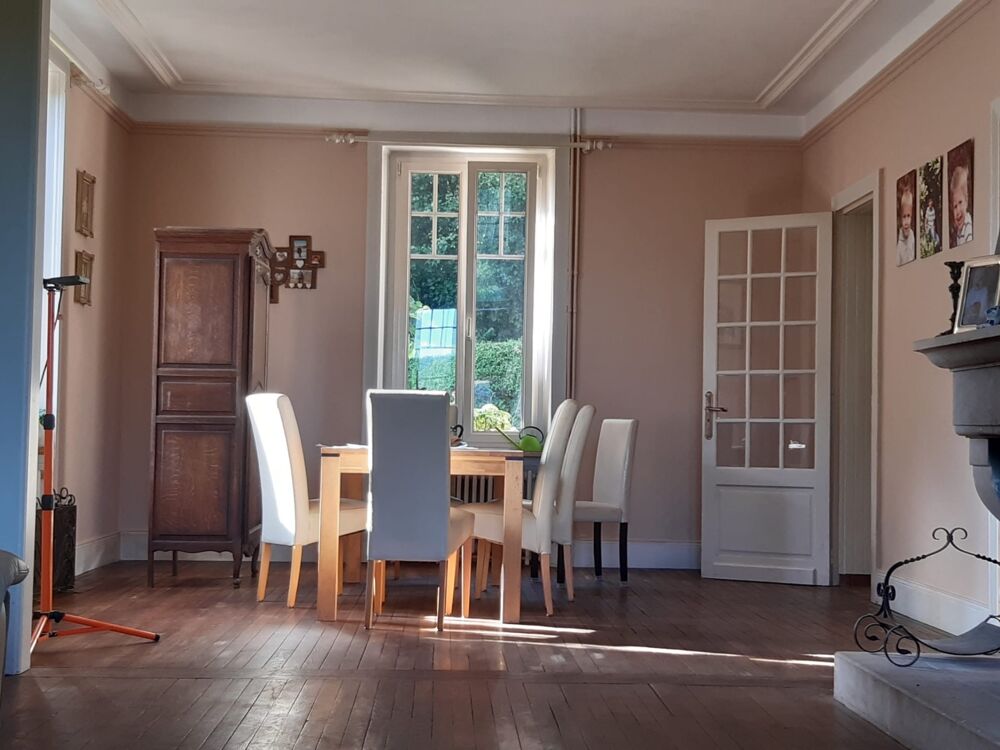 Maison de caractère de 275m2 et ses 1607 m2 de terrain clos