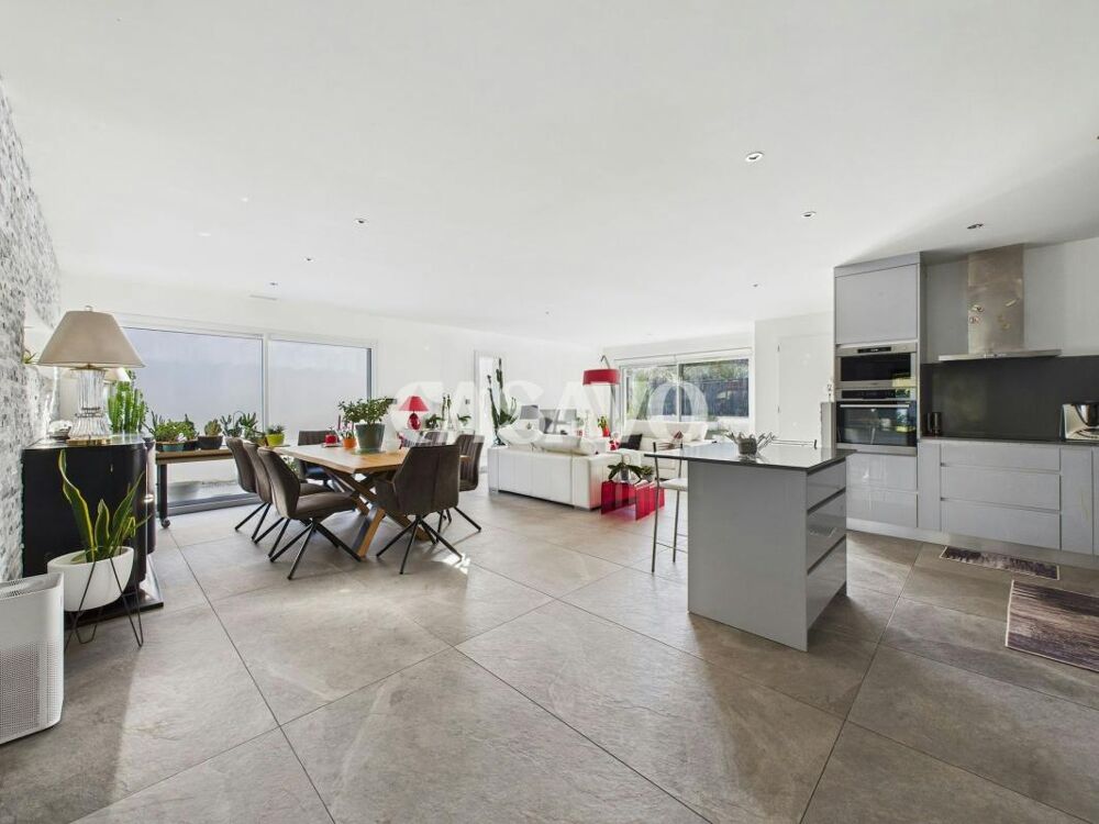 Vente Maison 4 pièces de 136m² - 33370 Yvrac