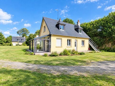   Propriété à restaurer - 2 maisons à caractère d'habitation + dépendances - Etang - Javené ''Rare à la vente'' Propriété/château - 9 pièce(s) - 170 m²