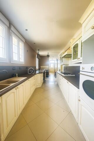  Maison à vendre 10 pièces 181 m²