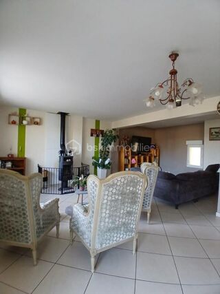  Maison � vendre 9 pi�ces 270 m�