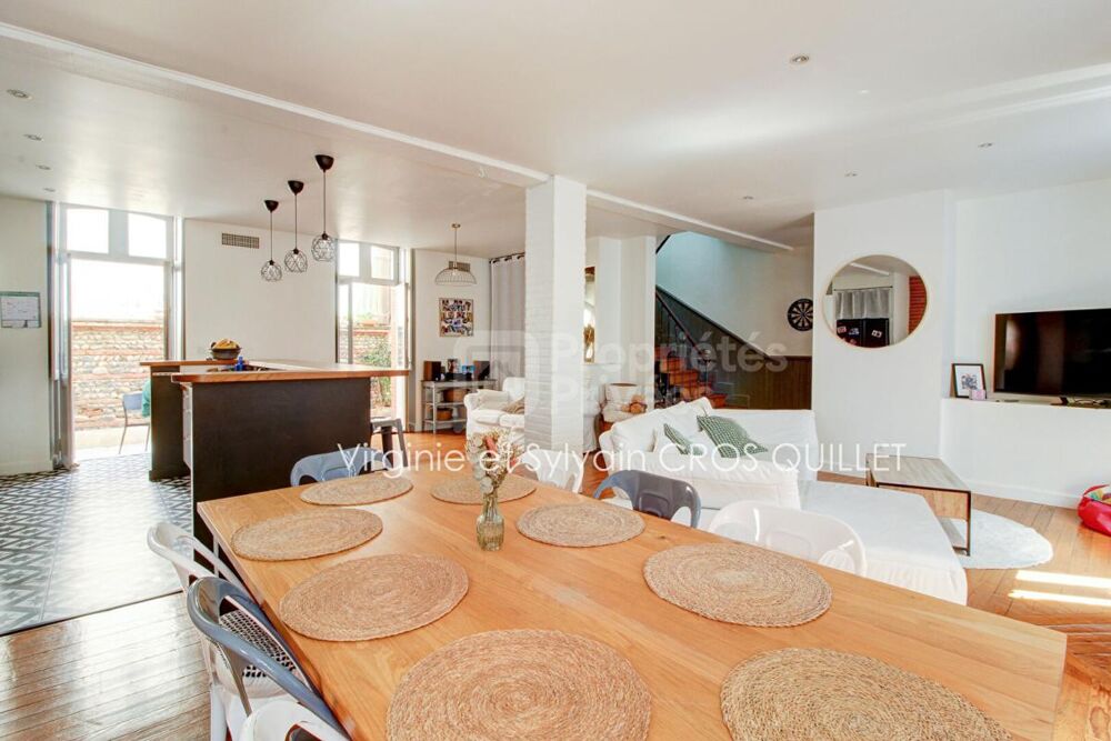 Maison de ville avec cour et souplex 164 m2