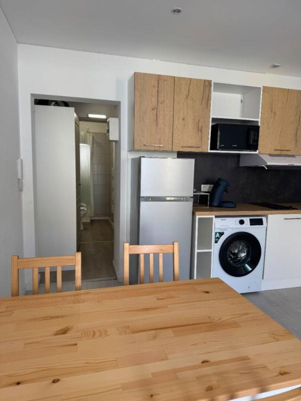ROANNE - A LOUER STUDIO MEUBLE