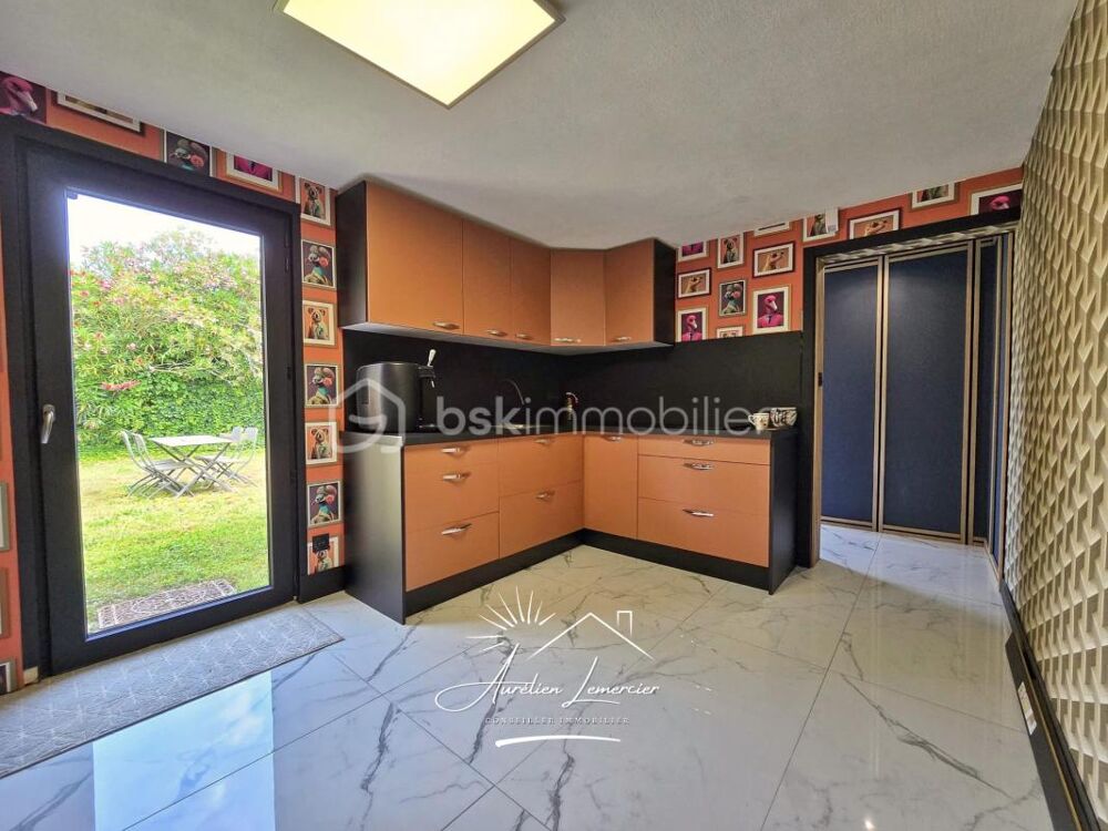 Maison 6 pièces de 200 m2 sur un terrain de plus de 3000 m2 - Beaucaire